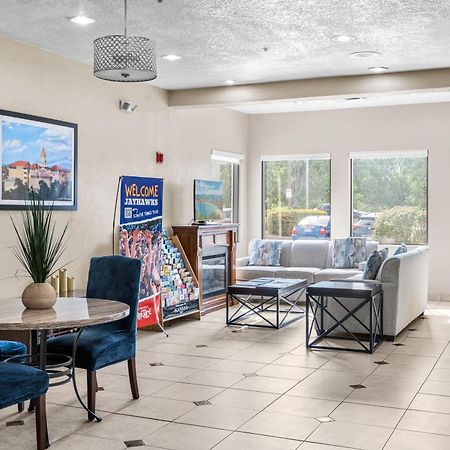 Baymont By Wyndham Lawrence Exterior foto